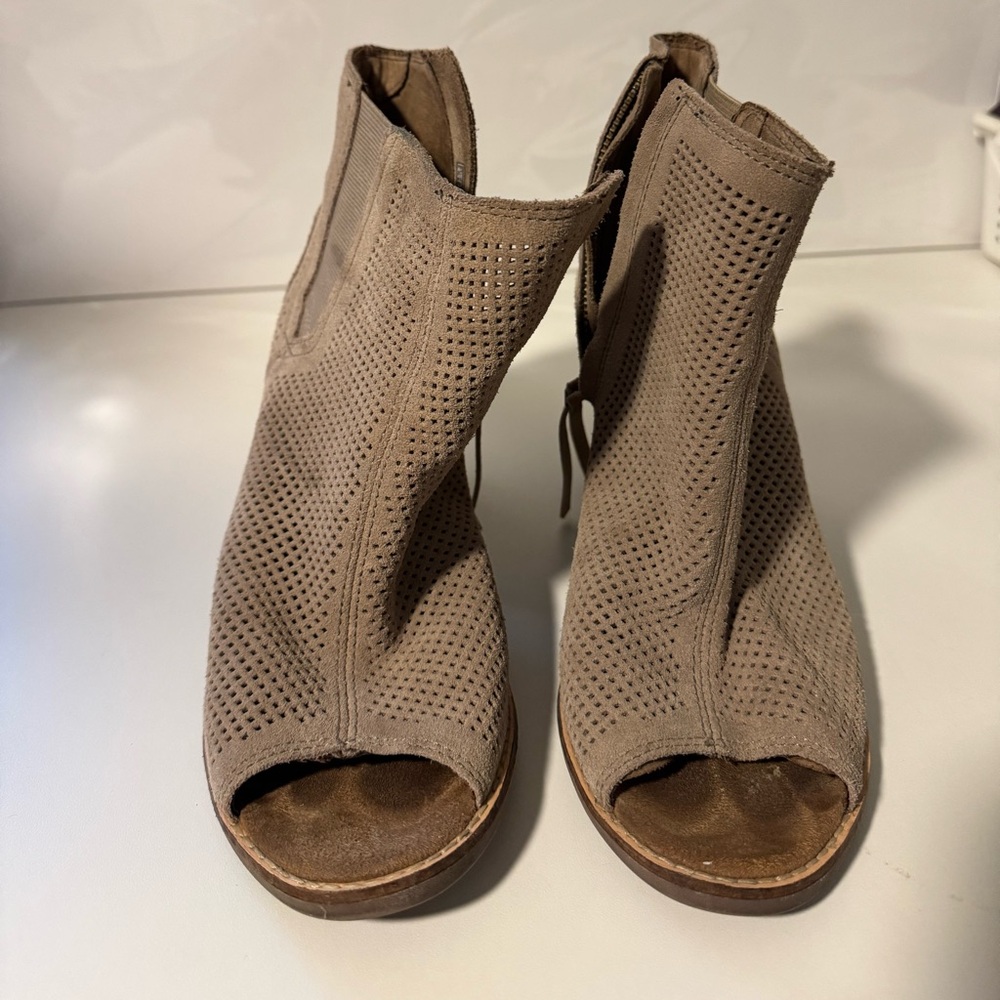 Tom’s Women’s Ankle Boots Size 8.5